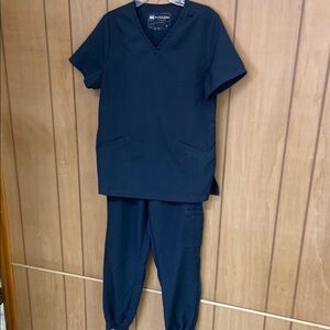 Women’s medgear scrub set